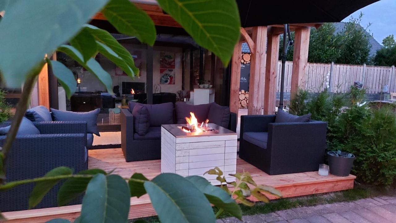 B&B Bij Vincent Nieuw-Amsterdam Bagian luar foto