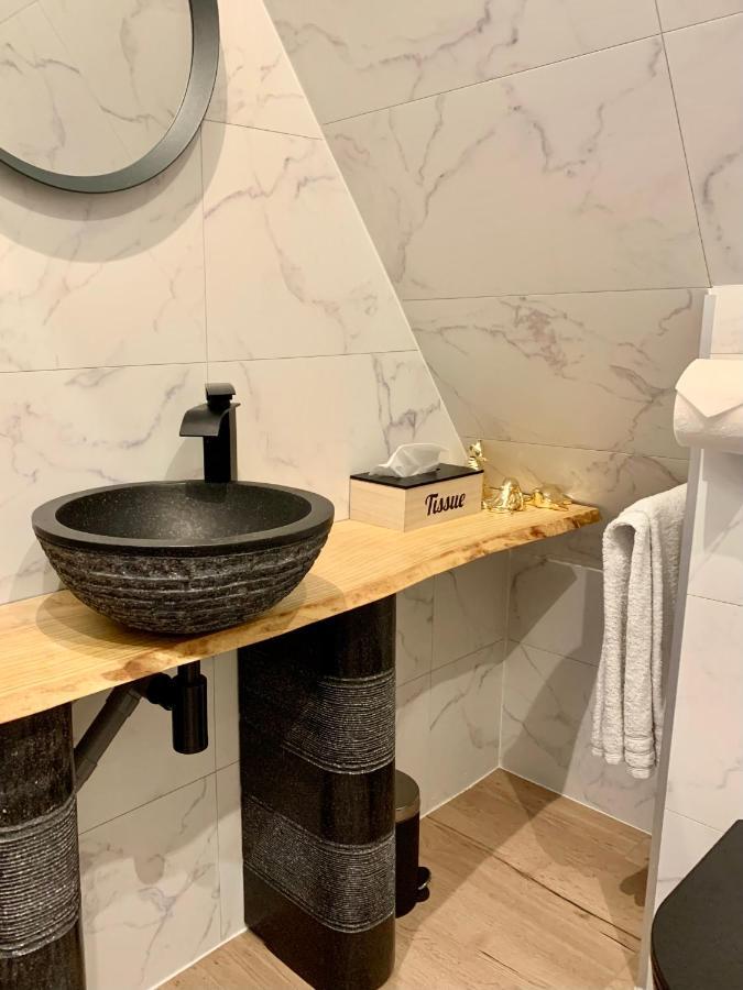 B&B Bij Vincent Nieuw-Amsterdam Bagian luar foto